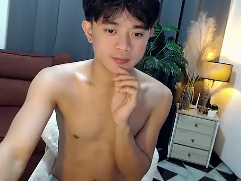 Snapshot of NautyBoyBrazeen_143 chatting on 04.27.26 NautyBoyBrazeen 143 online show from 04.27.26