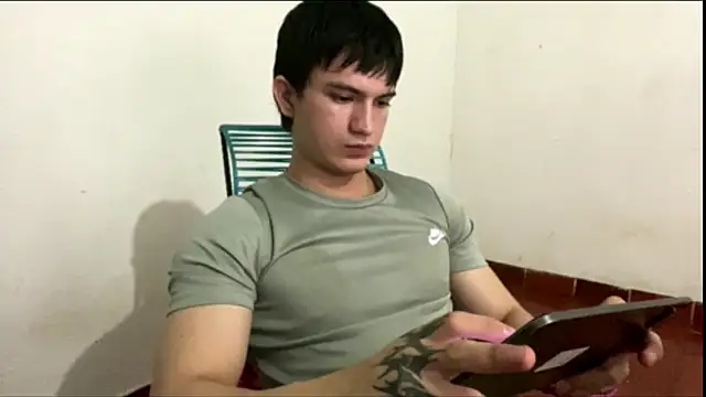 Snapshot of ErickWalton chatting on 09.30.25 ErickWalton online show from 09.30.25