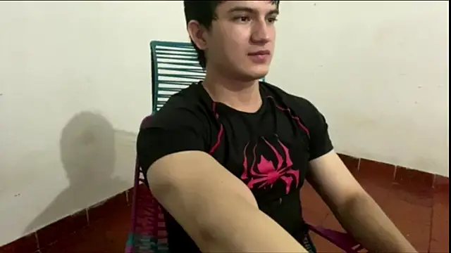 Snapshot of ErickWalton chatting on 10.03.25 ErickWalton online show from 10.03.25