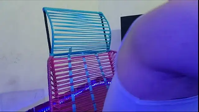 Snapshot of ErickWalton chatting on 11.01.25 ErickWalton online show from 11.01.25