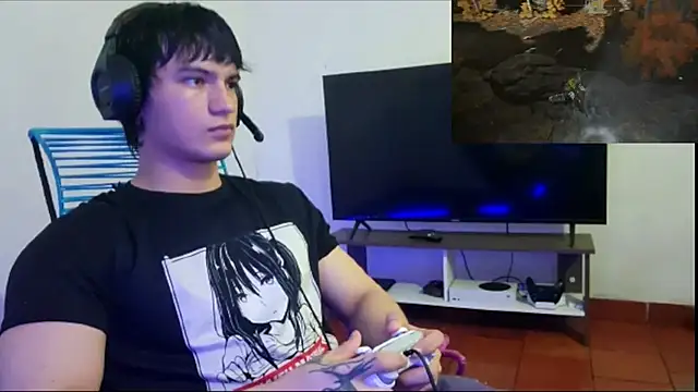 Snapshot of ErickWalton chatting on 11.03.25 ErickWalton online show from 11.03.25