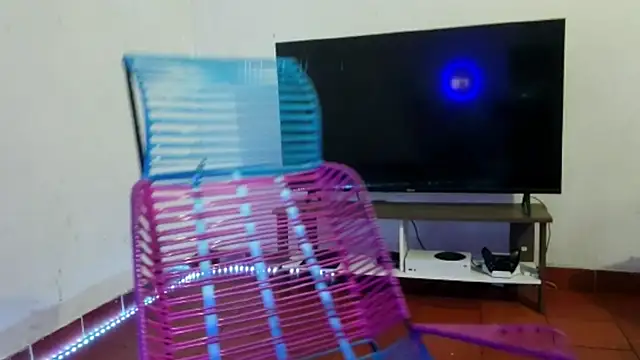 Snapshot of ErickWalton chatting on 11.04.25 ErickWalton online show from 11.04.25