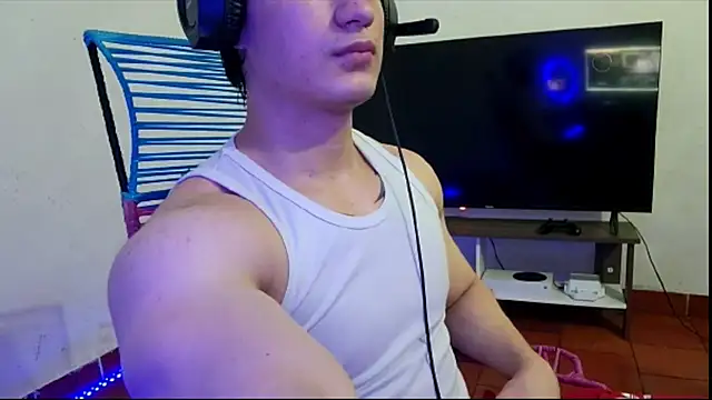 Snapshot of ErickWalton chatting on 11.07.25 ErickWalton online show from 11.07.25