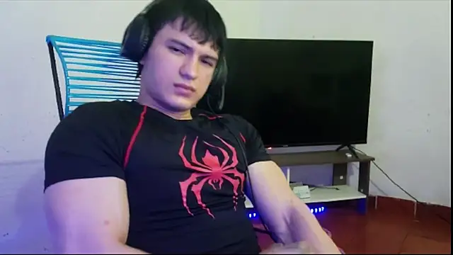 Snapshot of ErickWalton chatting on 11.13.25 ErickWalton online show from 11.13.25