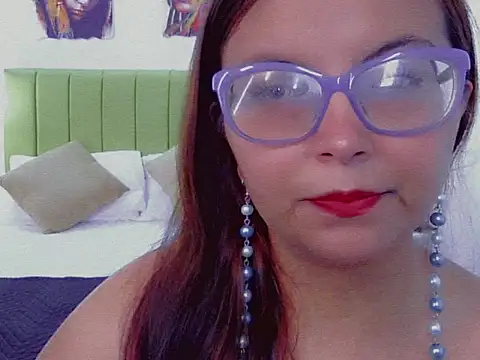 Amber Rouge  online show from 10.27.25