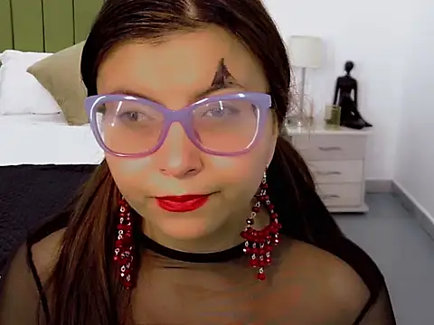 Amber Rouge  online show from 10.31.25