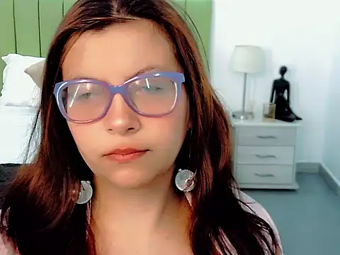 Amber Rouge  online show from 11.03.25