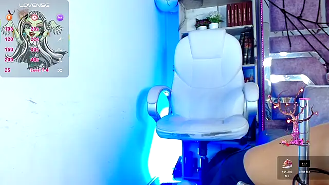 Eva Walker  online show from 10.25.25