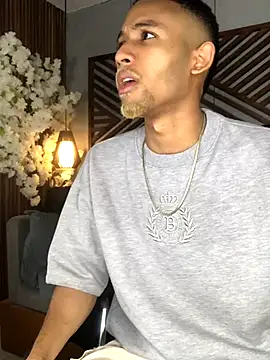 B Wild online show from 10.10.25