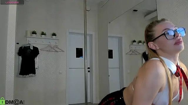 Melissa  White online show from 09.23.25