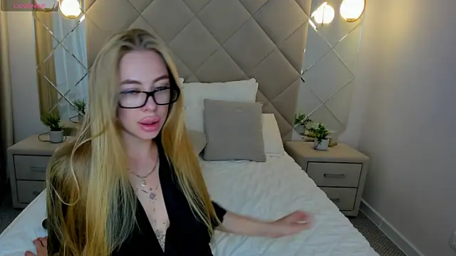 Melissa  White online show from 09.25.25