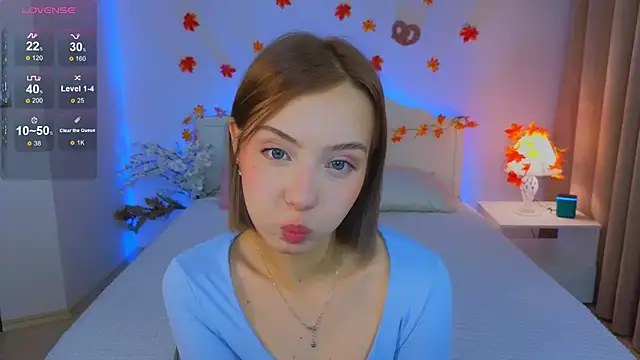 Snapshot of LumMina chatting on 09.25.25 LumMina online show from 09.25.25