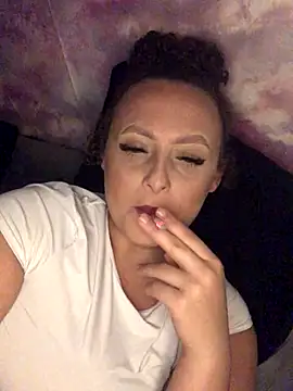 Welsh Maya19X online show from 10.02.25