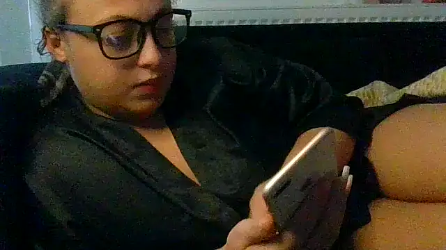 Welsh Maya19X online show from 10.17.25