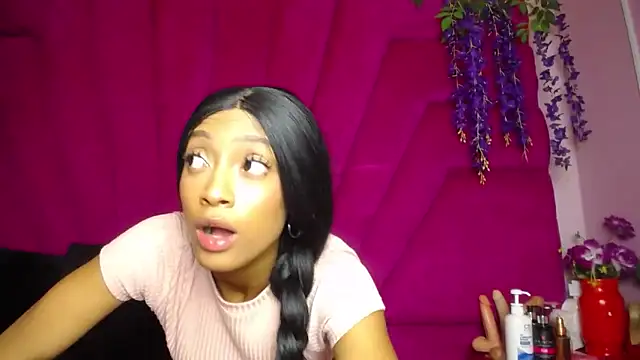 Lea Sweetly online show from 10.11.25