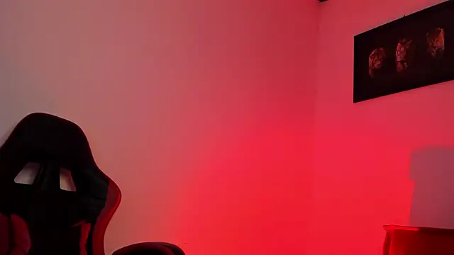 Snapshot of PeytonBox chatting on 10.14.25 PeytonBox online show from 10.14.25