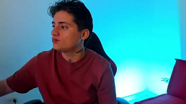 Snapshot of PeytonBox chatting on 10.16.25 PeytonBox online show from 10.16.25