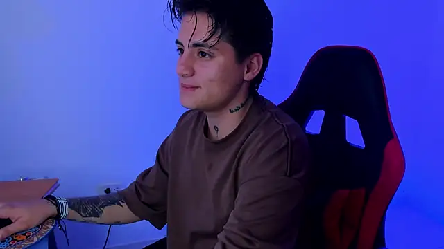 Snapshot of PeytonBox chatting on 10.18.25 PeytonBox online show from 10.18.25