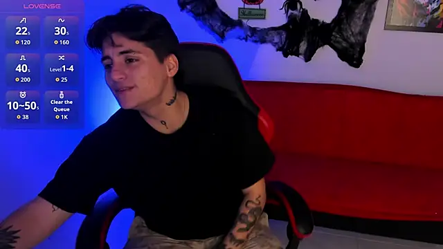 Snapshot of PeytonBox chatting on 10.23.25 PeytonBox online show from 10.23.25