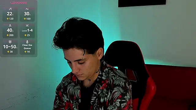 Snapshot of PeytonBox chatting on 11.09.25 PeytonBox online show from 11.09.25