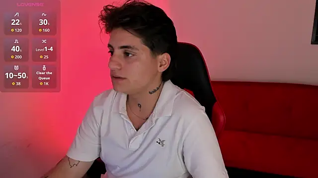 Snapshot of PeytonBox chatting on 11.12.25 PeytonBox online show from 11.12.25