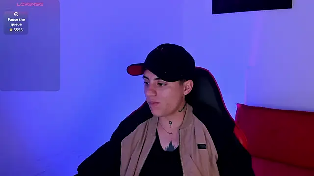 Snapshot of PeytonBox chatting on 11.14.25 PeytonBox online show from 11.14.25