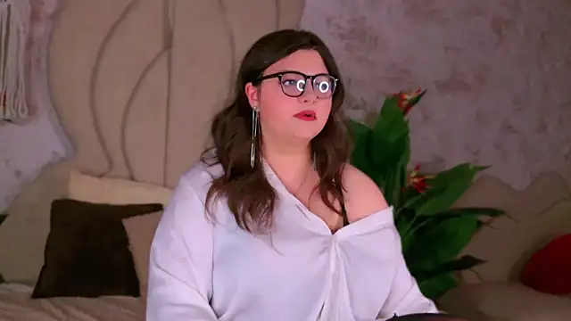 UR BELLA online show from 09.28.25