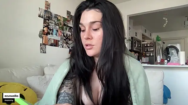 ezuswalks online show from 09.26.25