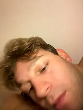 Snapshot of friendswhofuck chatting on 09.21.25 friendswhofuck online show from 09.21.25