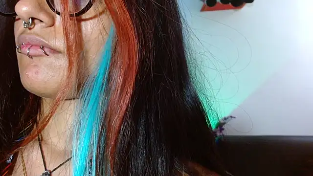 carolinerue online show from 11.24.25