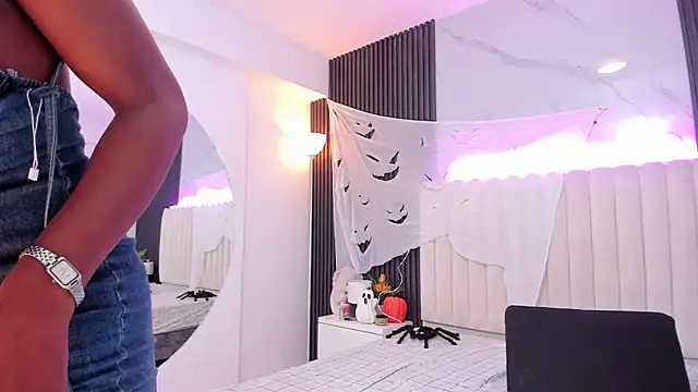 NalahCampbell online show from 10.30.25