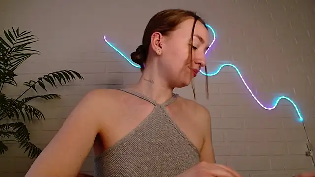 WhitePrincessLuna online show from 02.11.26