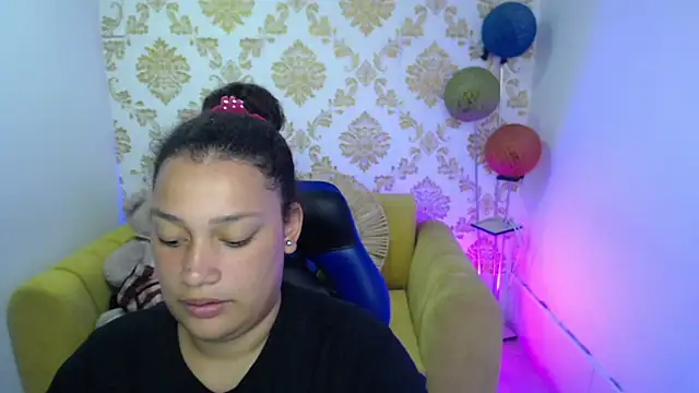 Snapshot of keiry_m chatting on 10.15.25 keiry m online show from 10.15.25