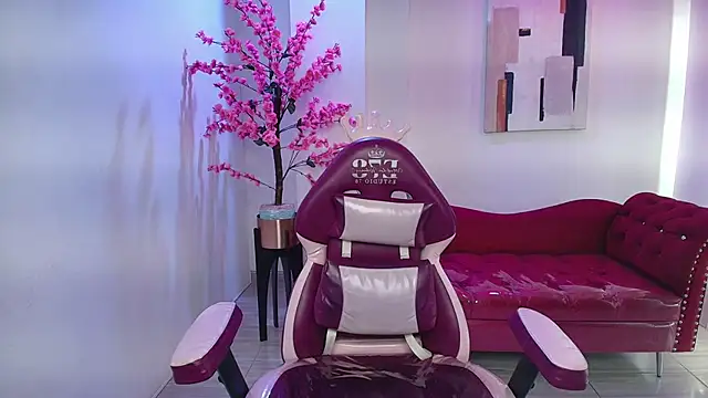 Black roseee online show from 11.20.25