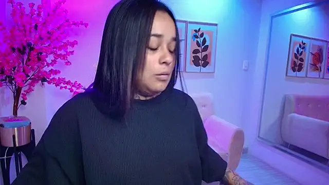 Black roseee online show from 12.03.25