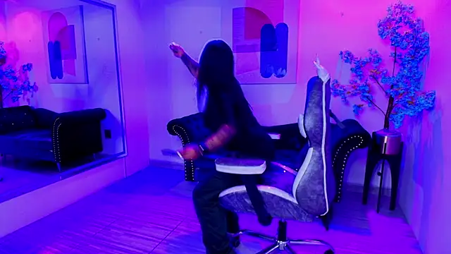 Black roseee online show from 04.16.26