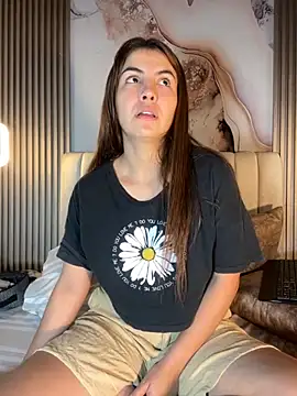 Snapshot of Dakota_Evanns chatting on 10.24.25 Dakota Evanns online show from 10.24.25