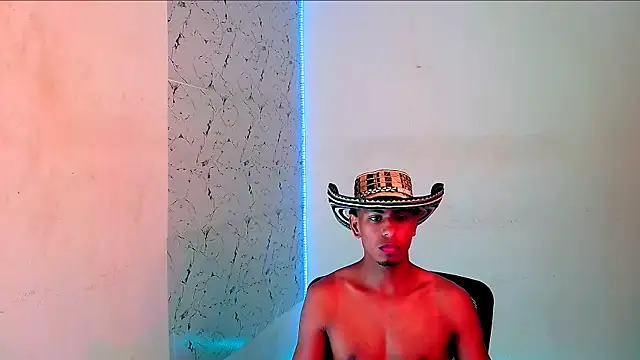 Snapshot of lorian_vikel chatting on 09.29.25 lorian vikel online show from 09.29.25