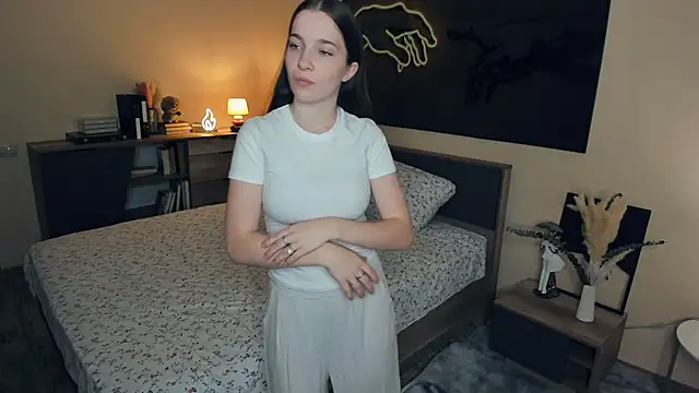 CeceliaLindabury online show from 09.13.25