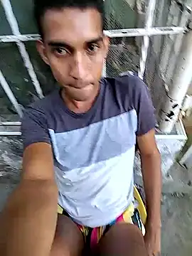 Snapshot of alejandro045 chatting on 11.06.25 alejandro045 online show from 11.06.25