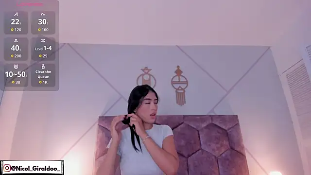 nicol giraldoo online show from 04.07.26