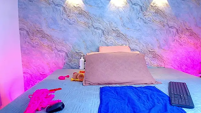 Snapshot of abbyrouss_ chatting on 10.21.25 abbyrouss online show from 10.21.25