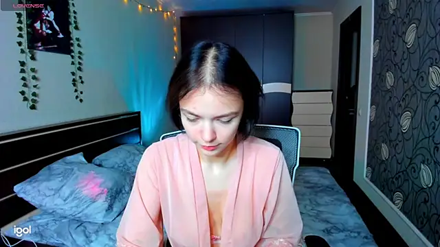 Snapshot of bonnybimi chatting on 09.30.25 bonnybimi online show from 09.30.25