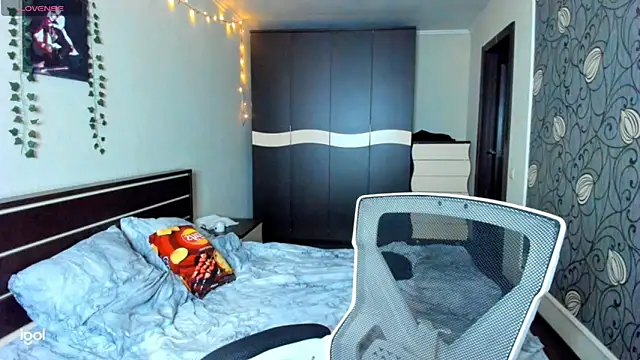 Snapshot of bonnybimi chatting on 10.22.25 bonnybimi online show from 10.22.25