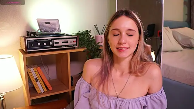 ElaraBlush online show from 09.21.25