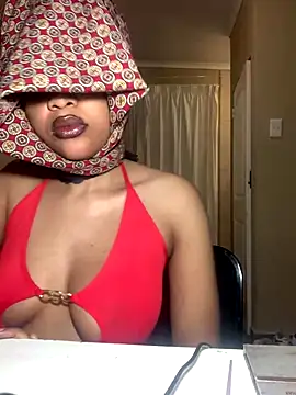 Snapshot of snowwhittie chatting on 09.26.25 snowwhittie online show from 09.26.25