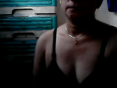 Snapshot of yoursPinayMama1682 chatting on 10.19.25 yoursPinayMama1682 online show from 10.19.25