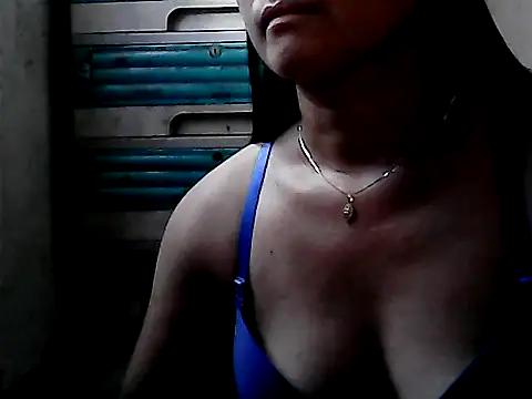 Snapshot of yoursPinayMama1682 chatting on 10.24.25 yoursPinayMama1682 online show from 10.24.25