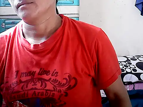 Snapshot of yoursPinayMama1682 chatting on 11.02.25 yoursPinayMama1682 online show from 11.02.25