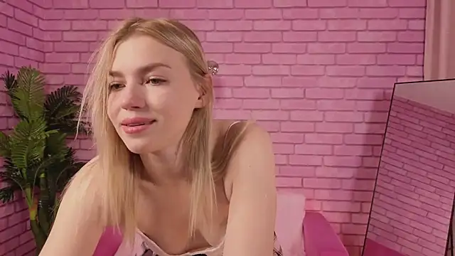 Snapshot of Margo_Robbbie chatting on 10.01.25 Margo Robbbie online show from 10.01.25